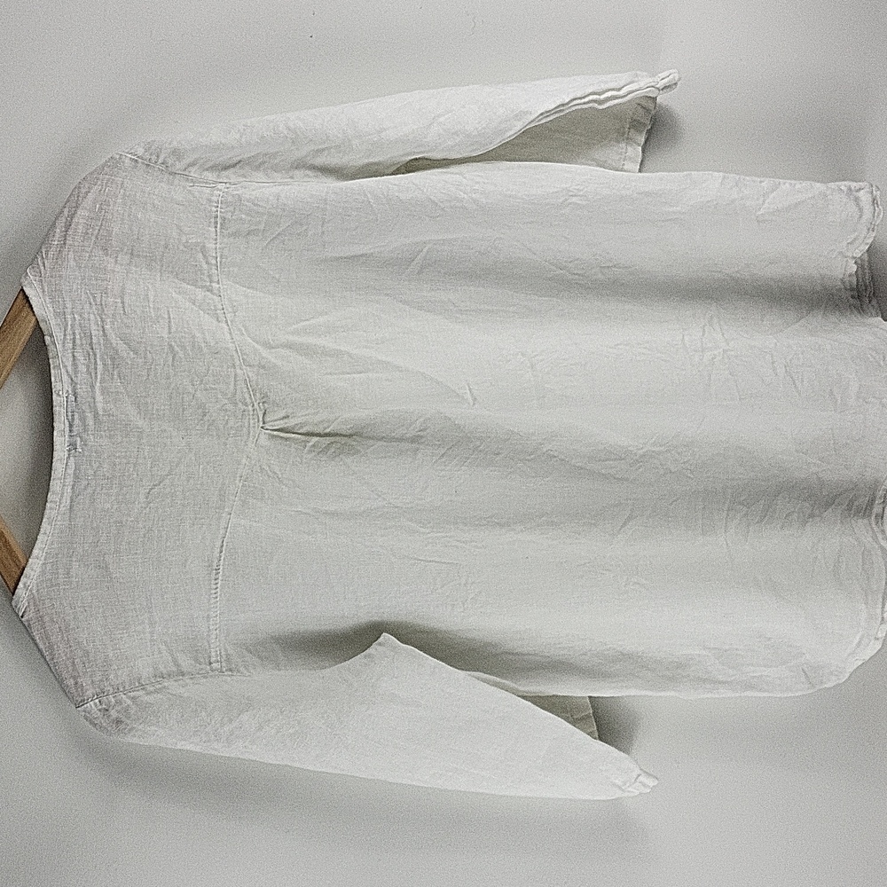 Breathable White V-Neck Linen Shirt, 3/4 Sleeves - Picture 2 of 5